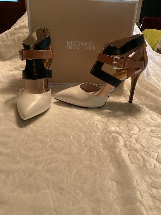 Michael Kors Shoes - Shoe perfection!